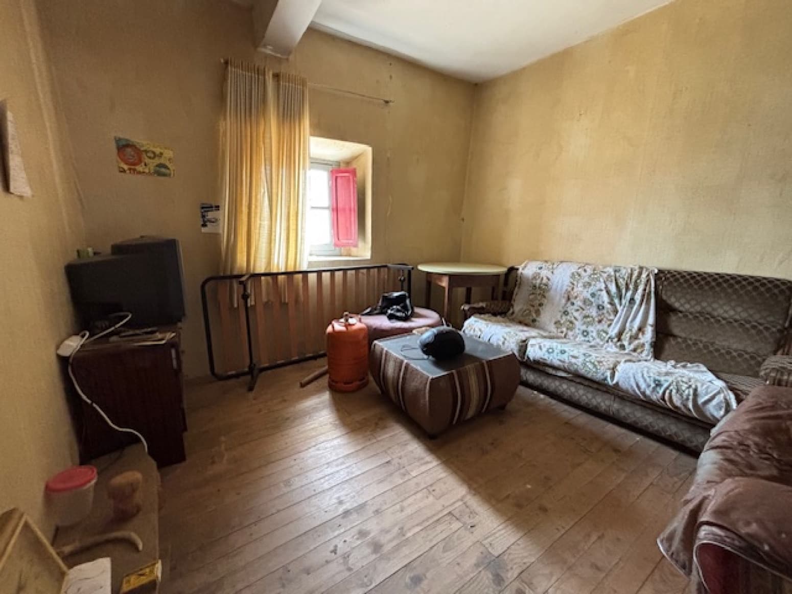 4 soveværelse Villa til salg i Cervera de Pisuerga med garage - € 80.000 (Ref: 9108510)