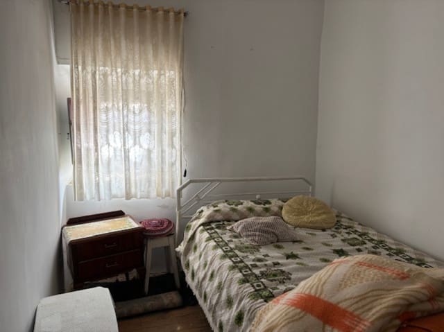 4 soveværelse Villa til salg i Cervera de Pisuerga med garage - € 80.000 (Ref: 9108510)