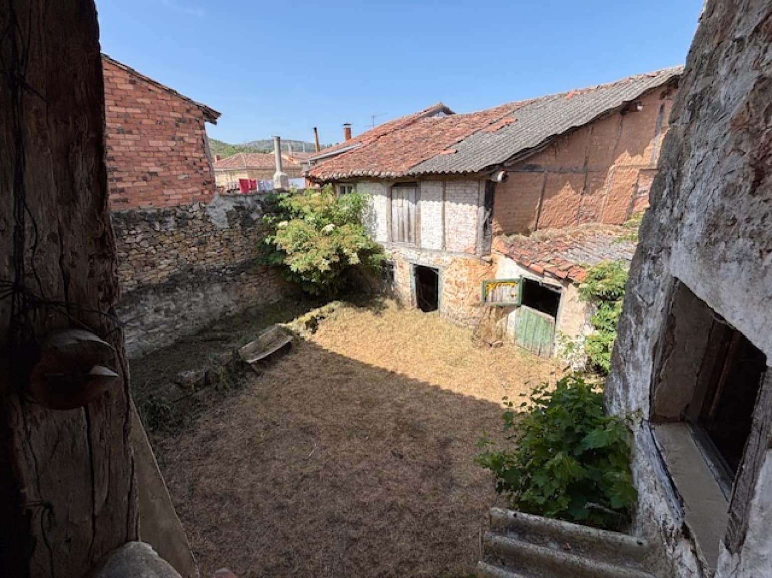 4 soveværelse Villa til salg i Cervera de Pisuerga med garage - € 80.000 (Ref: 9108510)