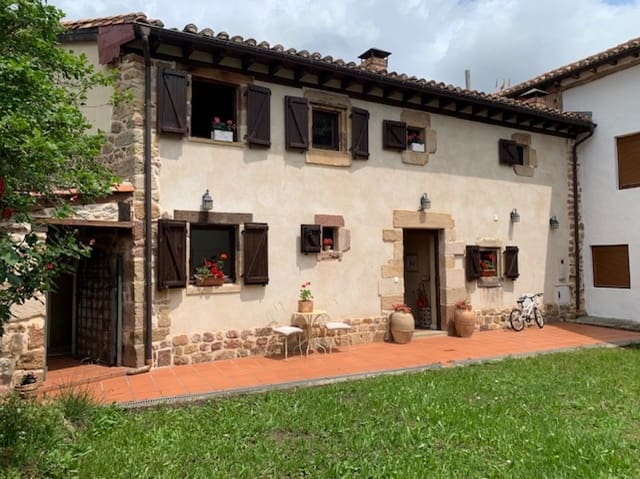 4 soveværelse Villa til salg i Salinas de Pisuerga - € 225.000 (Ref: 9110107)