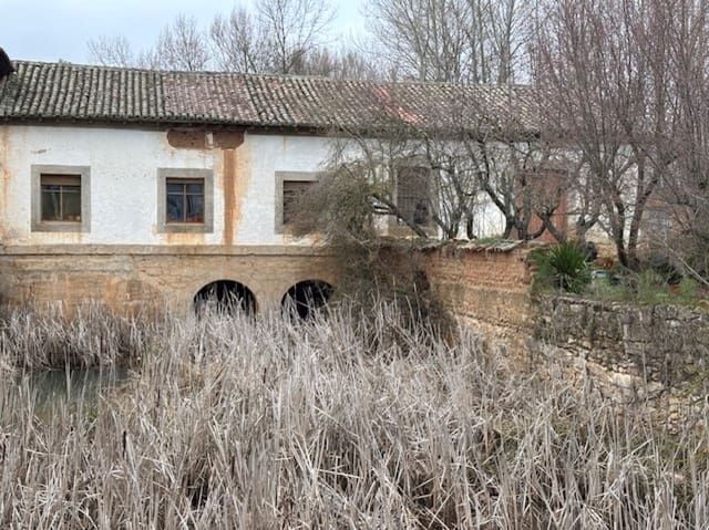4 soveværelse Villa til salg i Castrillo de Riopisuerga - € 80.000 (Ref: 9130688)