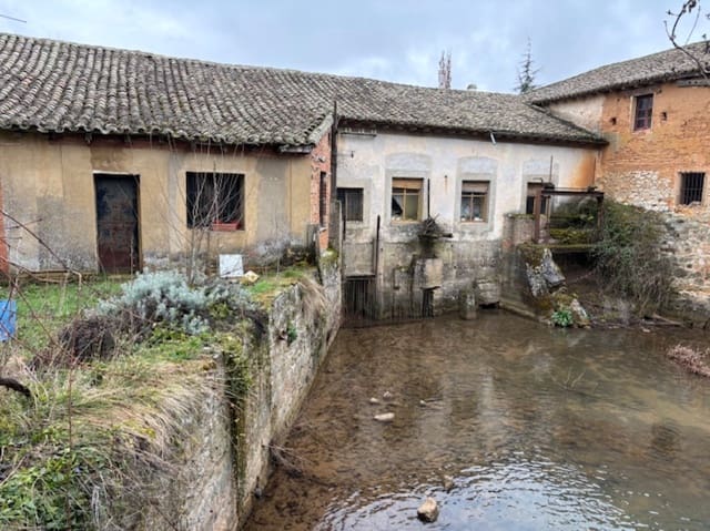 4 Zimmer Villa zu verkaufen in Castrillo de Riopisuerga - 80.000 € (Ref: 9130688)