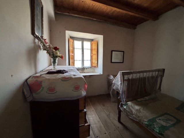 4 soveværelse Villa til salg i Aguilar de Campoo med garage - € 99.000 (Ref: 9190892)