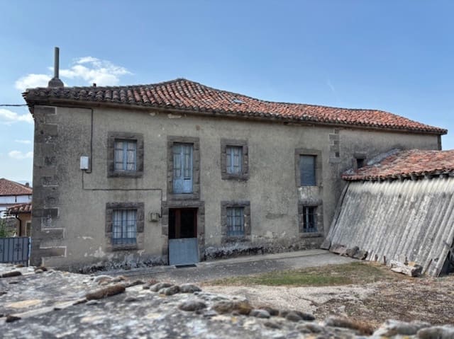 4 soveværelse Villa til salg i Aguilar de Campoo med garage - € 99.000 (Ref: 9190892)