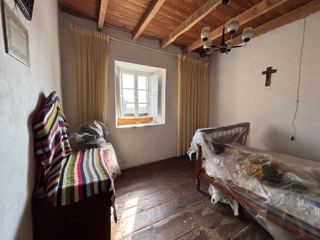 4 soveværelse Villa til salg i Aguilar de Campoo med garage - € 99.000 (Ref: 9190892)