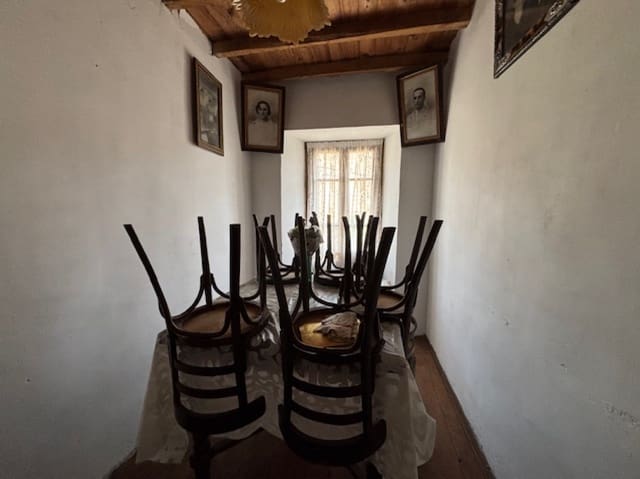 4 soveværelse Villa til salg i Aguilar de Campoo med garage - € 99.000 (Ref: 9190892)