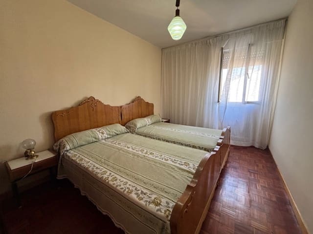 4 bedroom Flat for sale in Herrera de Pisuerga with garage - € 59,000 (Ref: 9199239)