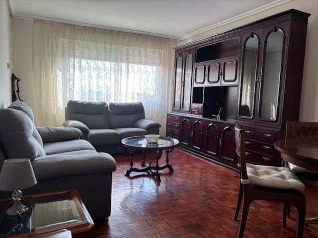 4 bedroom Flat for sale in Herrera de Pisuerga with garage - € 59,000 (Ref: 9199239)