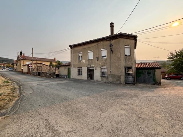 5 sovrum Villa till salu i Barruelo de Santullán med garage - 74 000 € (Ref: 9199240)