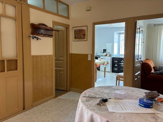 5 bedroom Villa for sale in Valle de Valdelucio with garage - € 80,000 (Ref: 9199241)