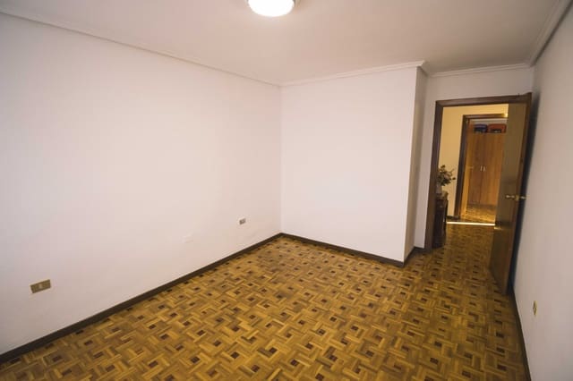 4 camera da letto Appartamento in vendita in Aguilar de Campoo con garage - 134.000 € (Rif: 9232436)