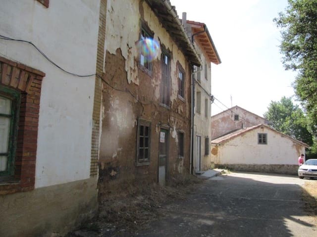 Villa til salgs i Barruelo de Santullán - € 15 000 (Ref: 9246444)