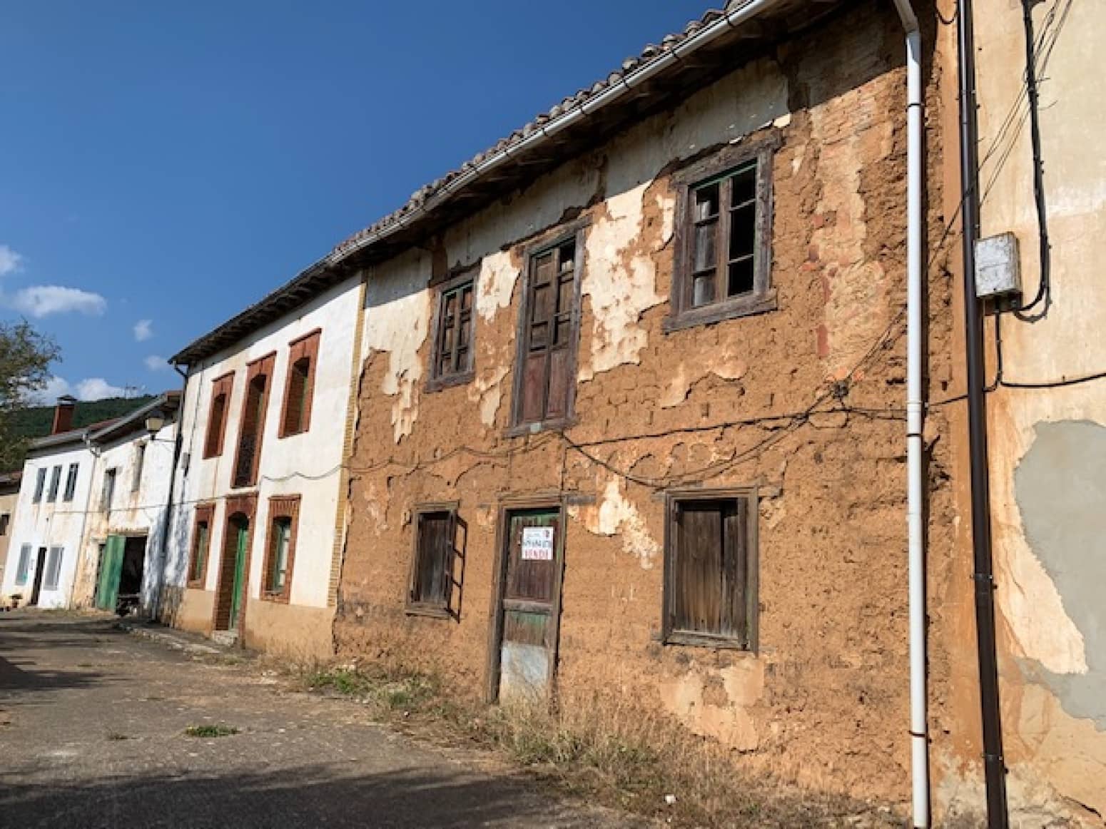 Villa for sale in Barruelo de Santullan - € 15,000 (Ref: 9246444)