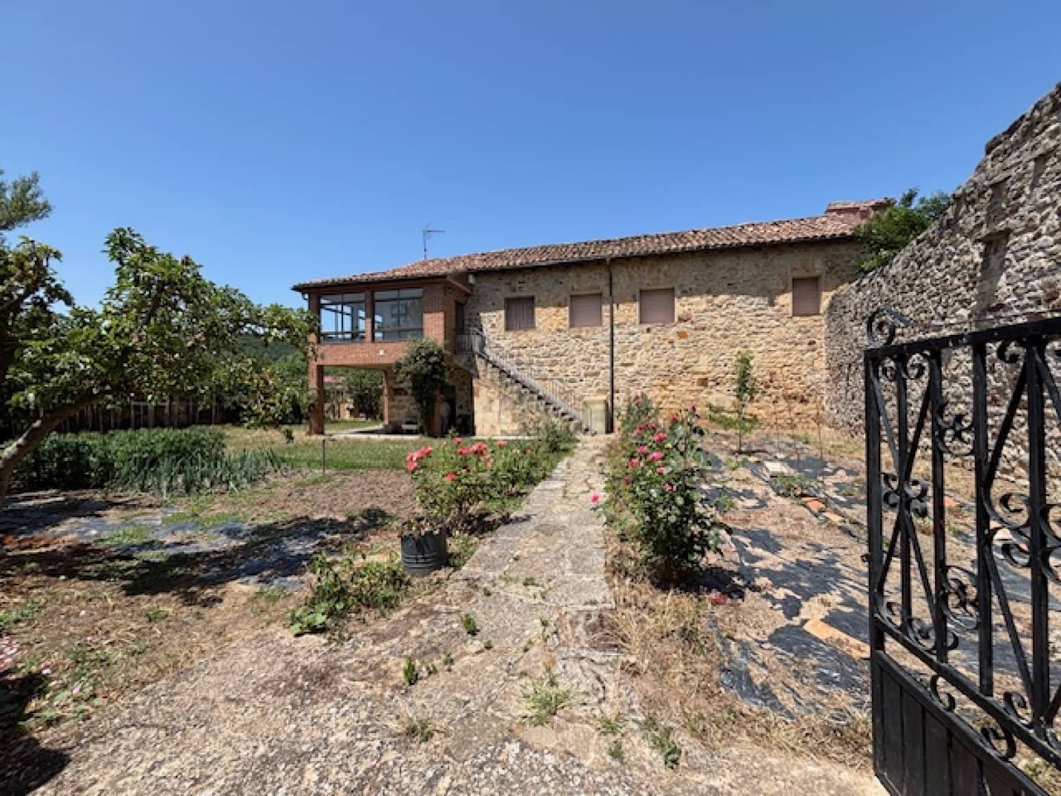 Chalet de 4 habitaciones en Aguilar de Campoo en venta con garaje - 165.000 € (Ref: 9246446)