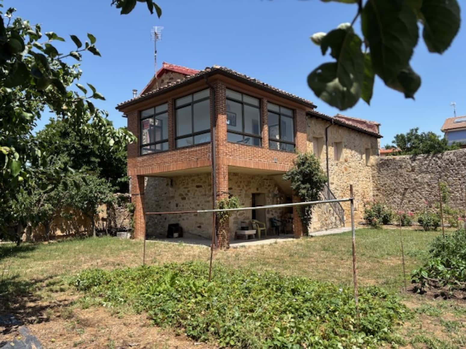 Chalet de 4 habitaciones en Aguilar de Campoo en venta con garaje - 165.000 € (Ref: 9246446)