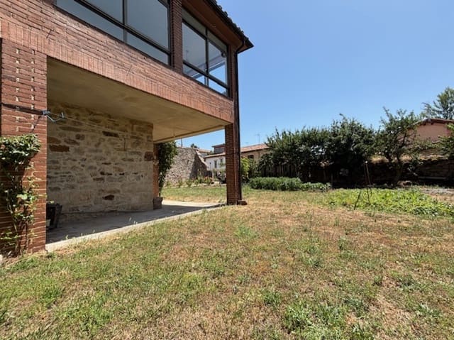 4 soveværelse Villa til salg i Aguilar de Campoo med garage - € 165.000 (Ref: 9246446)
