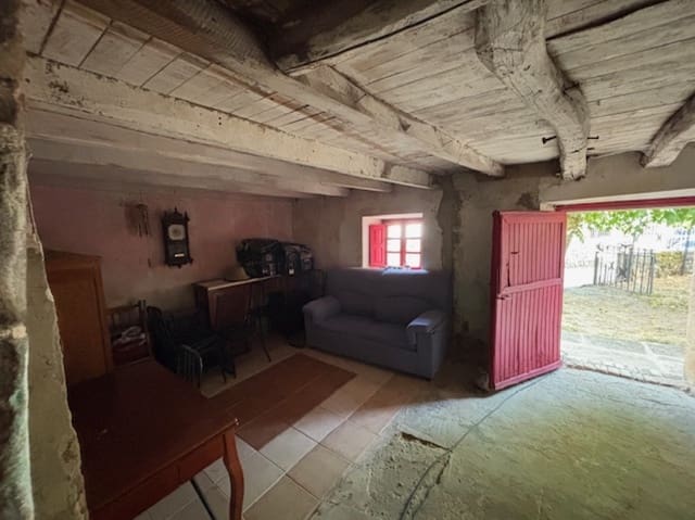 2 soveværelse Villa til salg i Aguilar de Campoo - € 26.000 (Ref: 9248025)