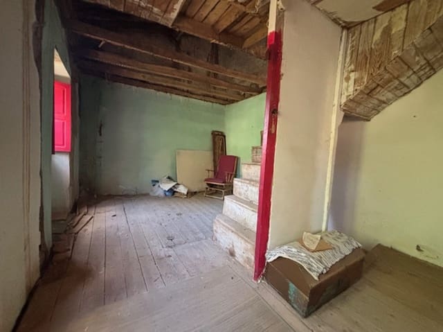 2 soveværelse Villa til salg i Aguilar de Campoo - € 26.000 (Ref: 9248025)