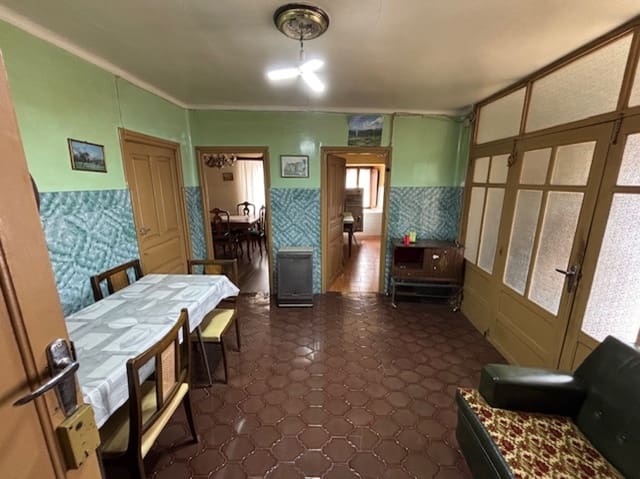 Chalet de 4 habitaciones en San Cebrián de Mudá en venta - 110.000 € (Ref: 9248026)