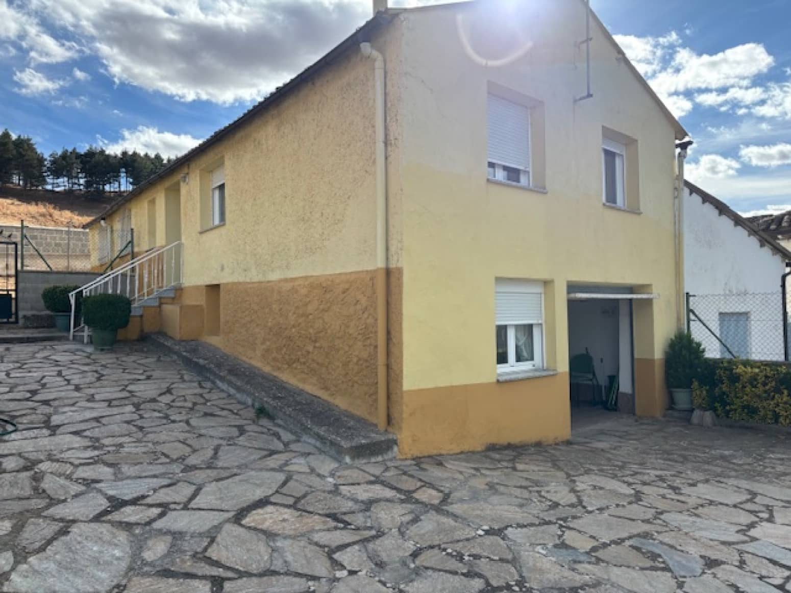 3 soveværelse Villa til salg i Alar del Rey med garage - € 69.000 (Ref: 9248028)