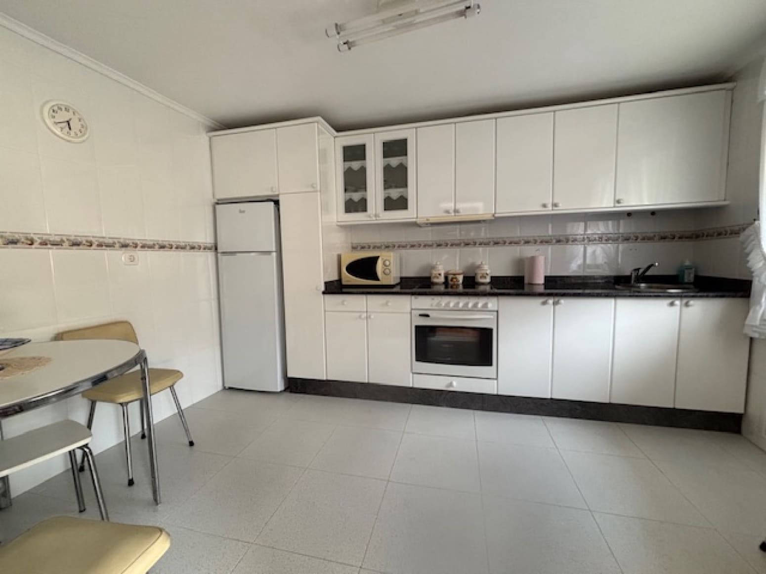 3 soveværelse Villa til salg i Alar del Rey med garage - € 69.000 (Ref: 9248028)