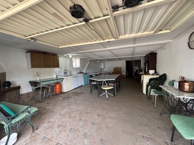 3 chambre Villa/Maison à vendre à Alar del Rey avec garage - 69 000 € (Ref: 9248028)