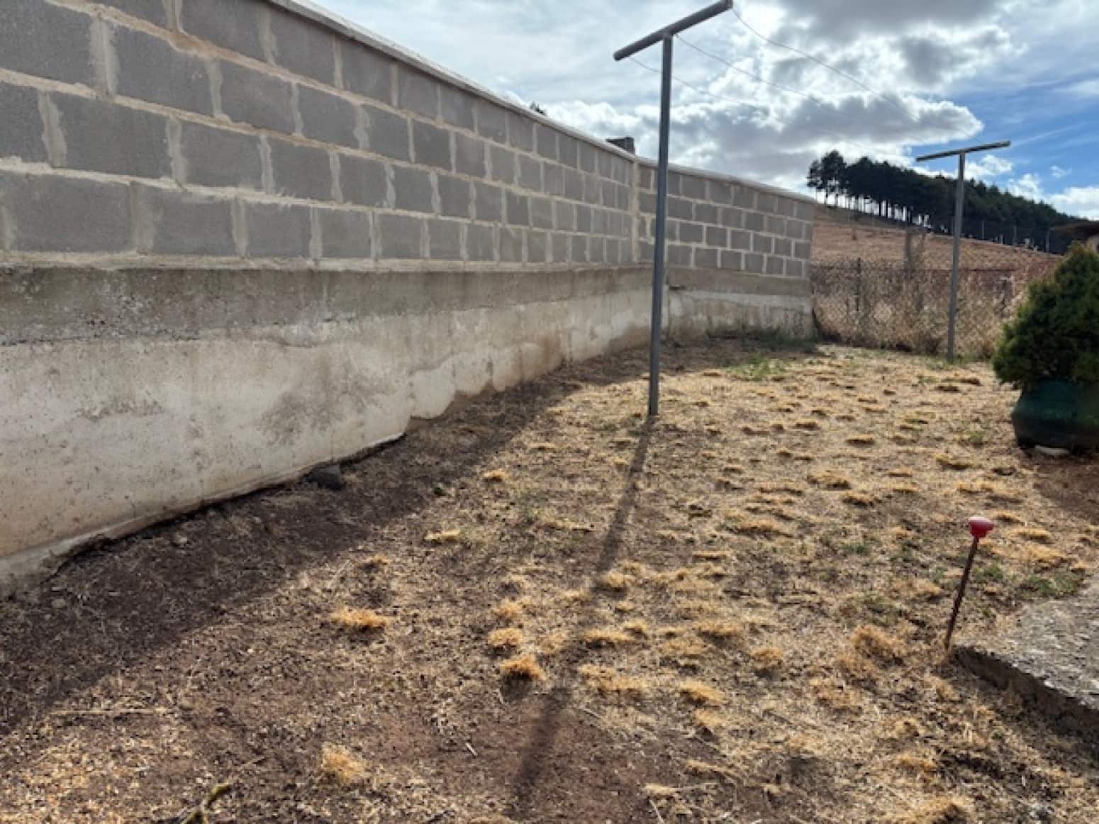 3 soveværelse Villa til salg i Alar del Rey med garage - € 69.000 (Ref: 9248028)