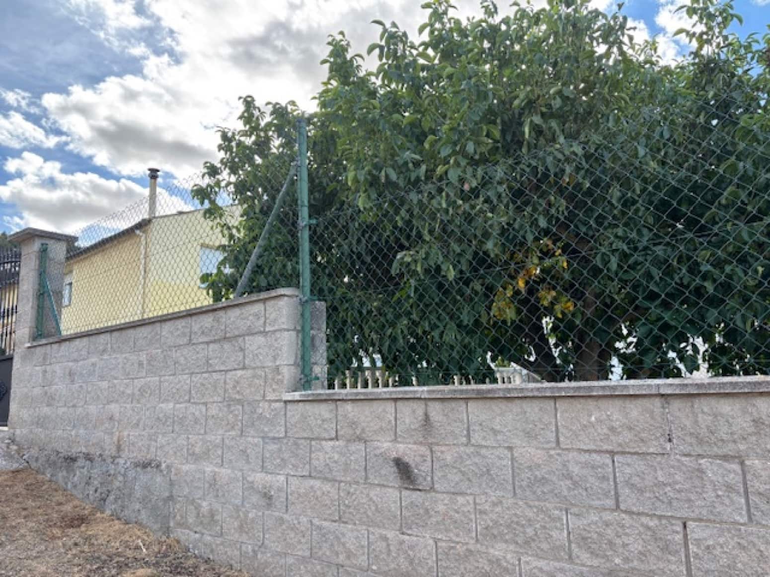 3 soveværelse Villa til salg i Alar del Rey med garage - € 69.000 (Ref: 9248028)