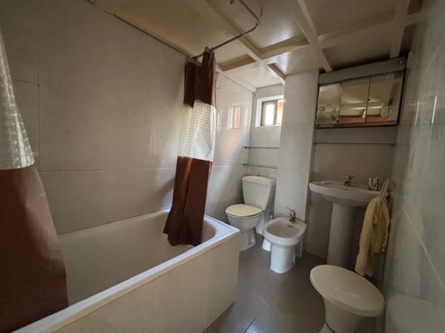 Kaupallinen myytävänä paikassa Aguilar de Campoo - 60 000 € (Ref: 9248029)