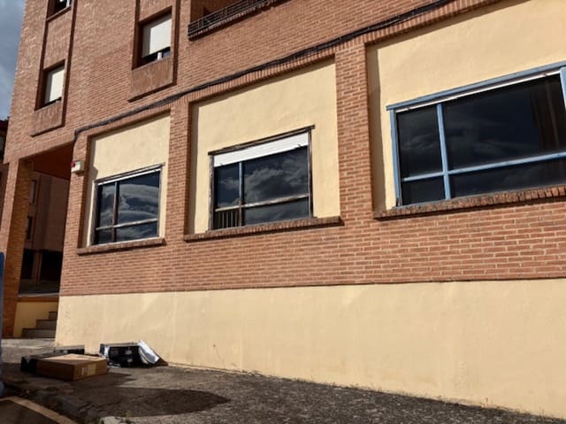 Kaupallinen myytävänä paikassa Aguilar de Campoo - 60 000 € (Ref: 9248029)