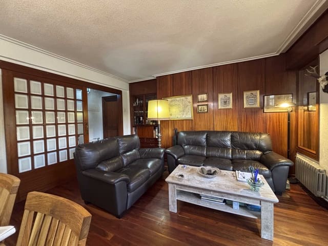 3 bedroom Flat for sale in Santander with garage - € 750,000 (Ref: 9265811)