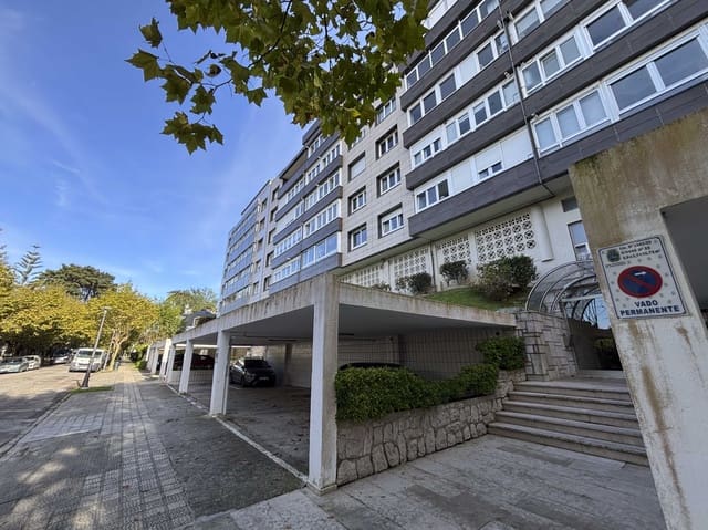 3 bedroom Flat for sale in Santander with garage - € 750,000 (Ref: 9265811)