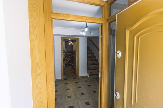 4 bedroom Villa for sale in Basconcillos del Tozo - € 135,000 (Ref: 9326098)