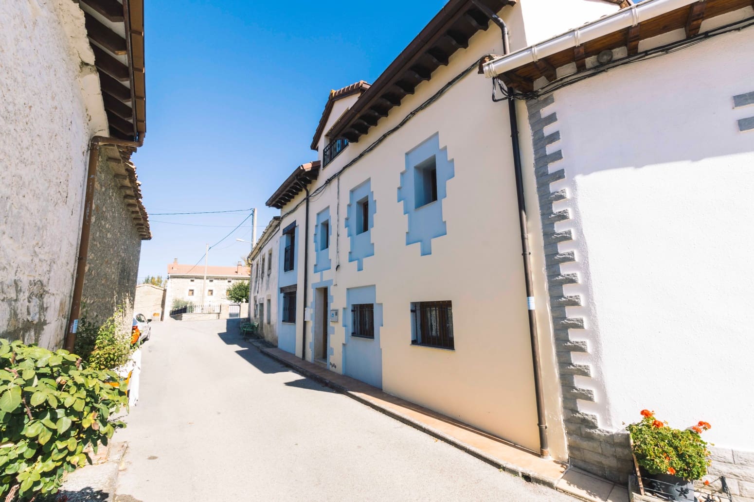 4 bedroom Villa for sale in Basconcillos del Tozo - € 135,000 (Ref: 9326098)