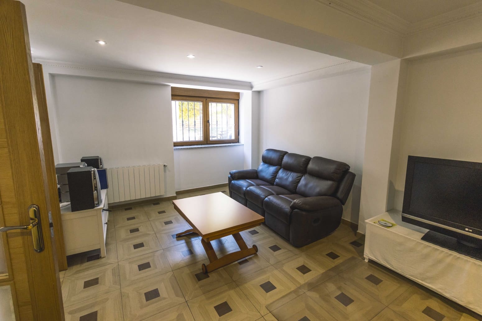 4 bedroom Villa for sale in Basconcillos del Tozo - € 135,000 (Ref: 9326098)