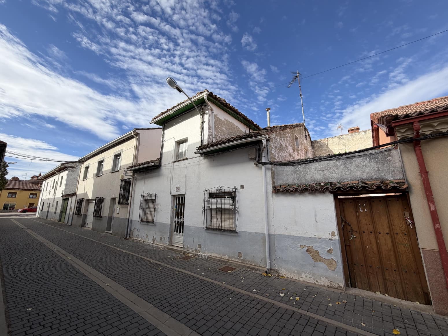 Villa for sale in Aguilar de Campoo - € 60,000 (Ref: 9342029)