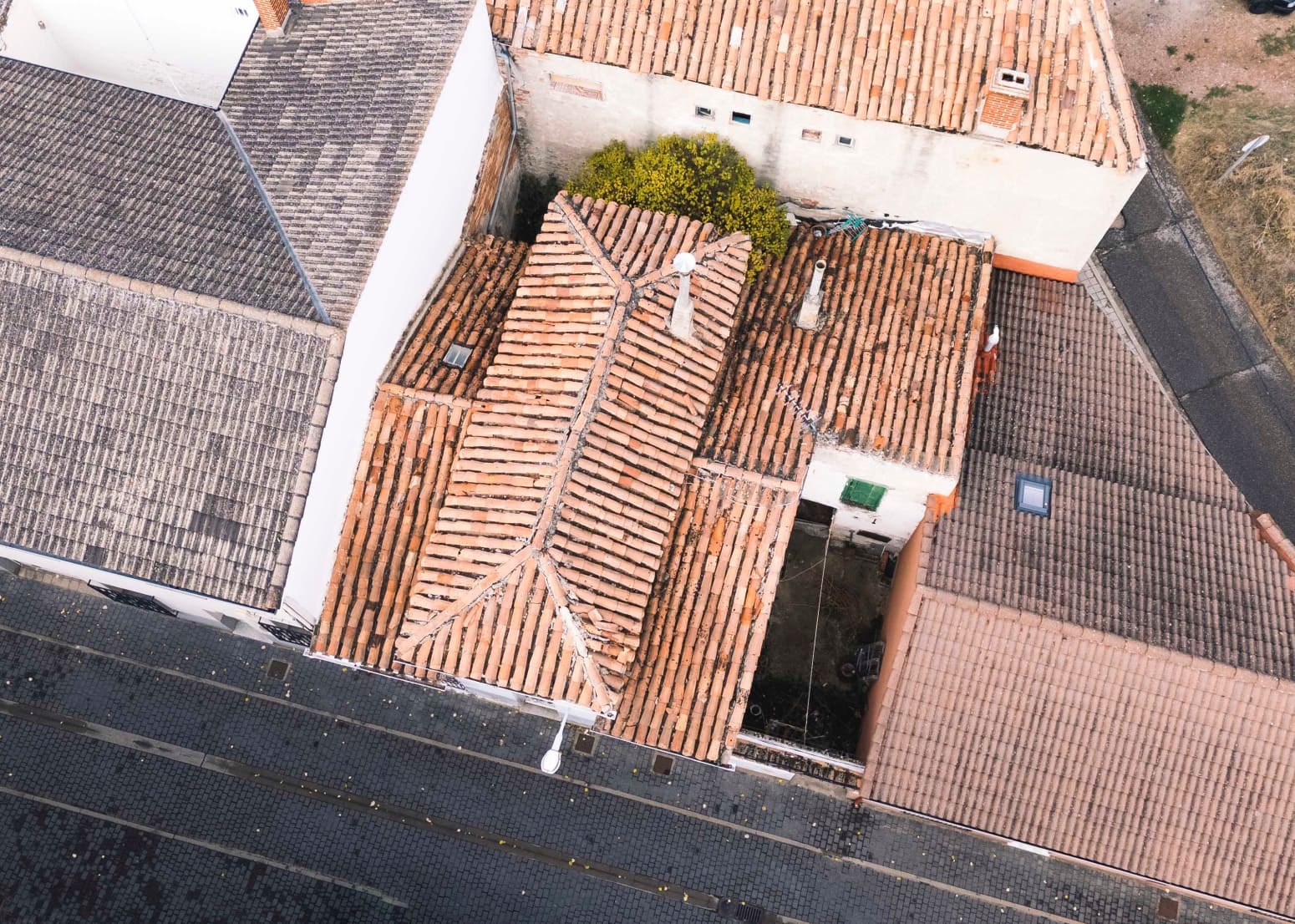 Villa for sale in Aguilar de Campoo - € 60,000 (Ref: 9342029)