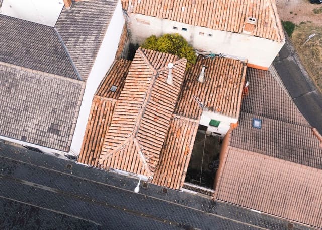 Villa til salg i Aguilar de Campoo - € 60.000 (Ref: 9342029)