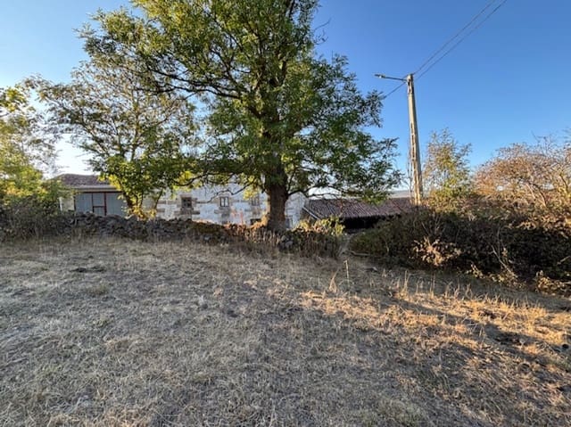 Villa/Maison à vendre à Valdeolea - 12 000 € (Ref: 9342032)