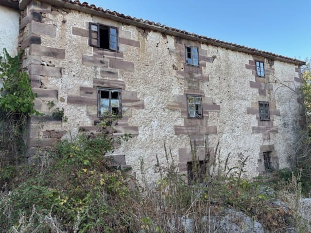 Villa/Maison à vendre à Valdeolea - 12 000 € (Ref: 9342033)