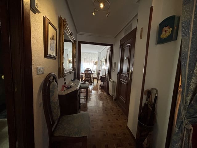 3 bedroom Flat for sale in Aguilar de Campoo with garage - € 160,000 (Ref: 9342037)