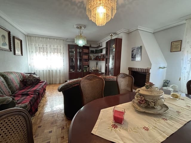 3 bedroom Flat for sale in Aguilar de Campoo with garage - € 160,000 (Ref: 9342037)