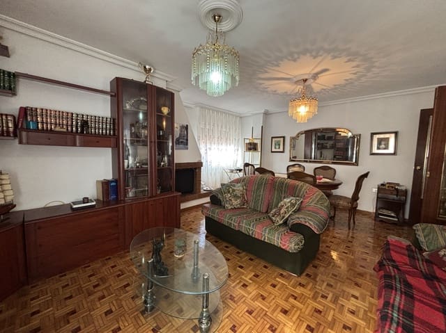 3 bedroom Flat for sale in Aguilar de Campoo with garage - € 160,000 (Ref: 9342037)