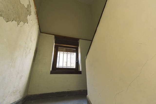 3 chambre Villa/Maison à vendre à Valdeolea avec garage - 90 000 € (Ref: 9356706)