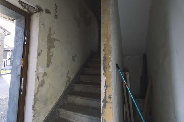 3 chambre Villa/Maison à vendre à Valdeolea avec garage - 90 000 € (Ref: 9356706)