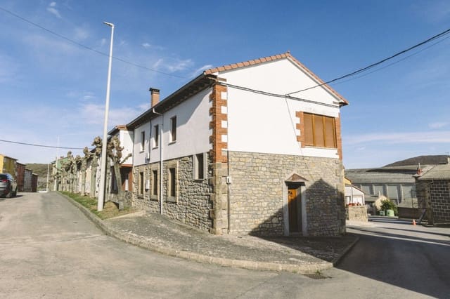 3 chambre Villa/Maison à vendre à Valdeolea avec garage - 90 000 € (Ref: 9356706)