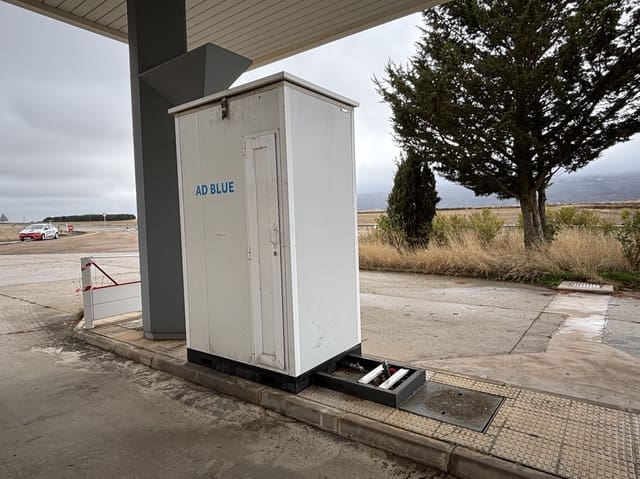 Business for sale in Valle de Valdelucio - € 70,000 (Ref: 9378826)