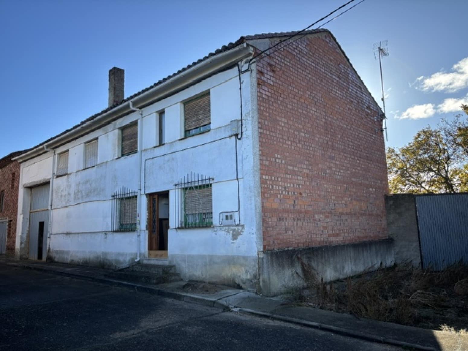 5 soverom Villa til salgs i Payo de Ojeda med garasje - € 52 000 (Ref: 9393267)