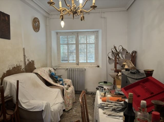 5 soveværelse Villa til salg i Payo de Ojeda med garage - € 52.000 (Ref: 9393267)