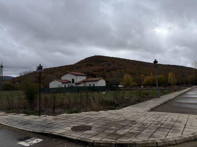 Building Plot for sale in Cervera de Pisuerga - € 59,000 (Ref: 9393268)